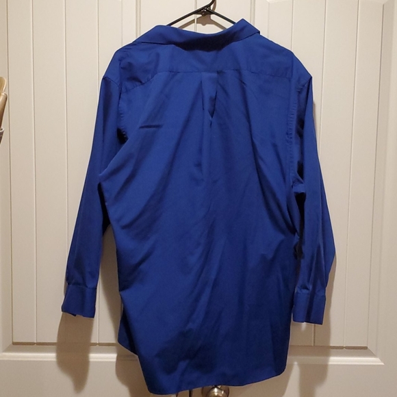 Button up shirt - Picture 2 of 2